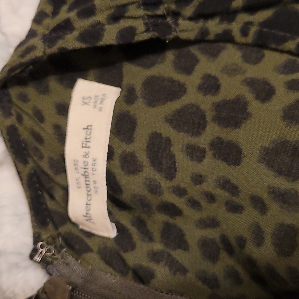 Abercrombie & Fitch Green Leopard Jumpsuit Women's Size XS - Picture 5 of 10